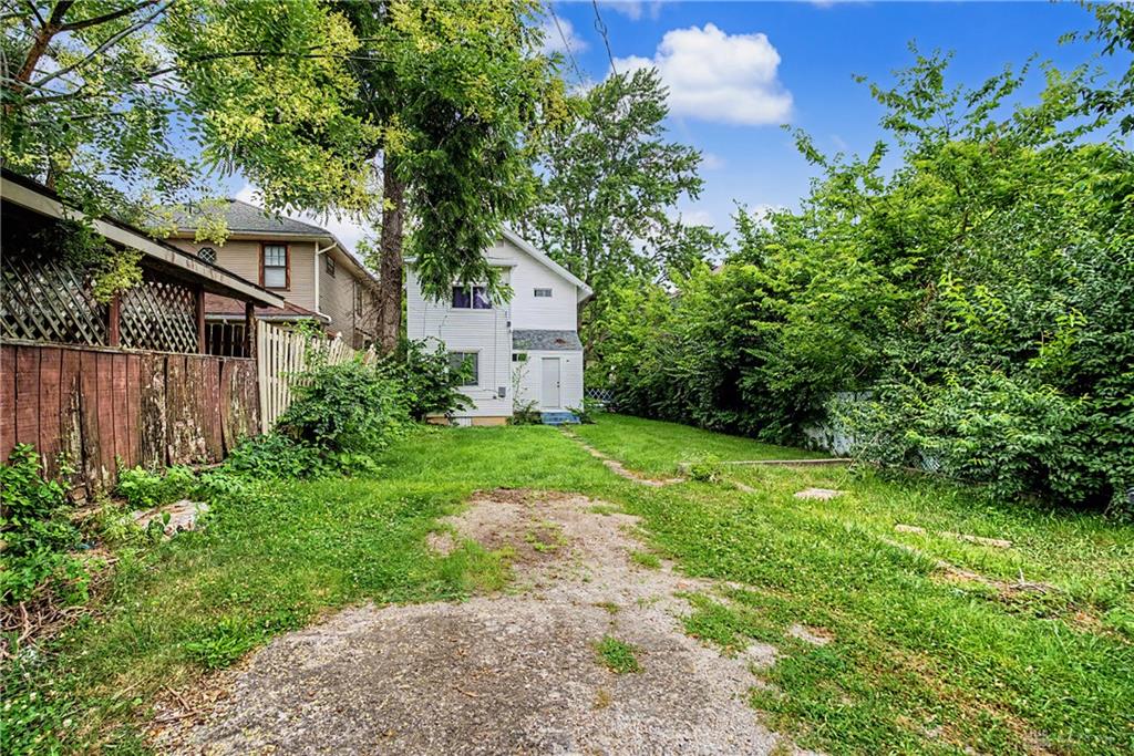 1106 Highland Property Photo 33