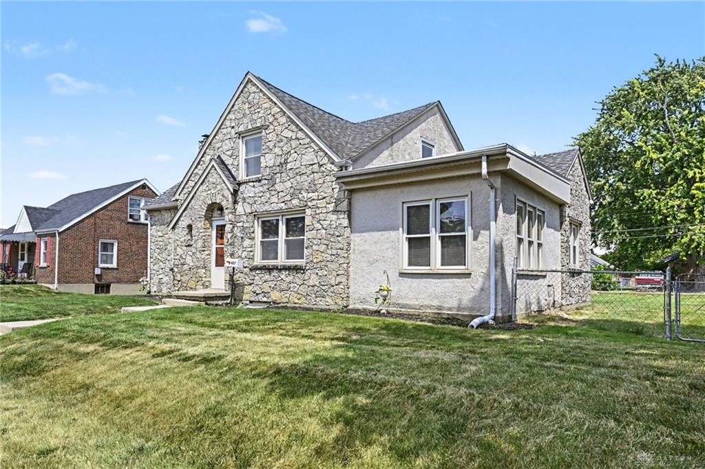 407 Virginia Property Photo 3