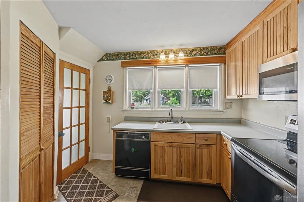 407 Virginia Property Photo 13