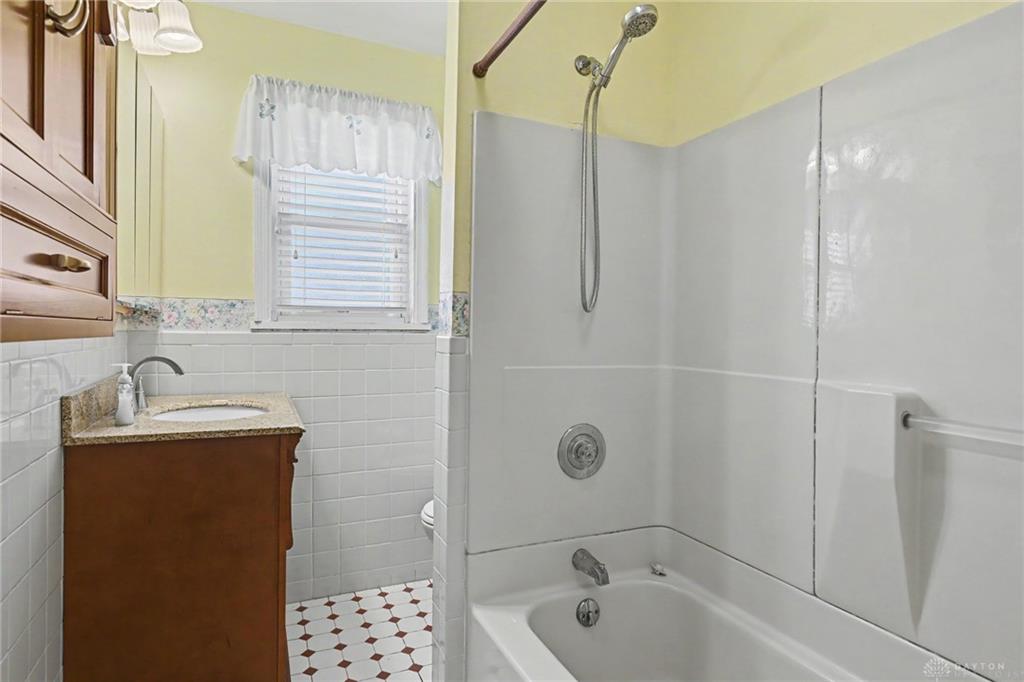 407 Virginia Property Photo 16