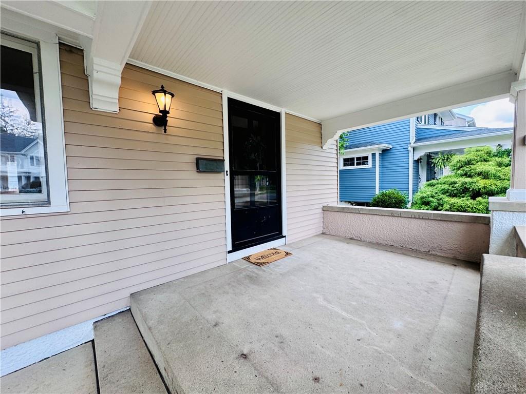 62 E Dixon Property Photo 5