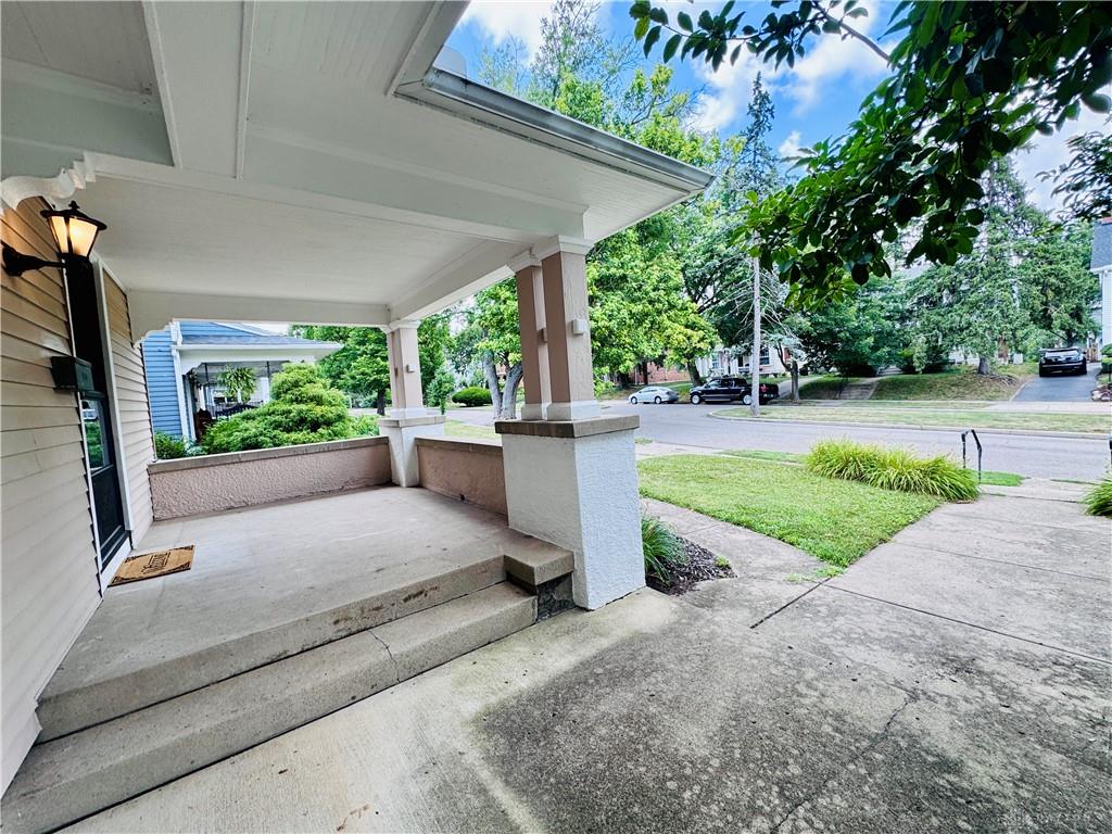 62 E Dixon Property Photo 6