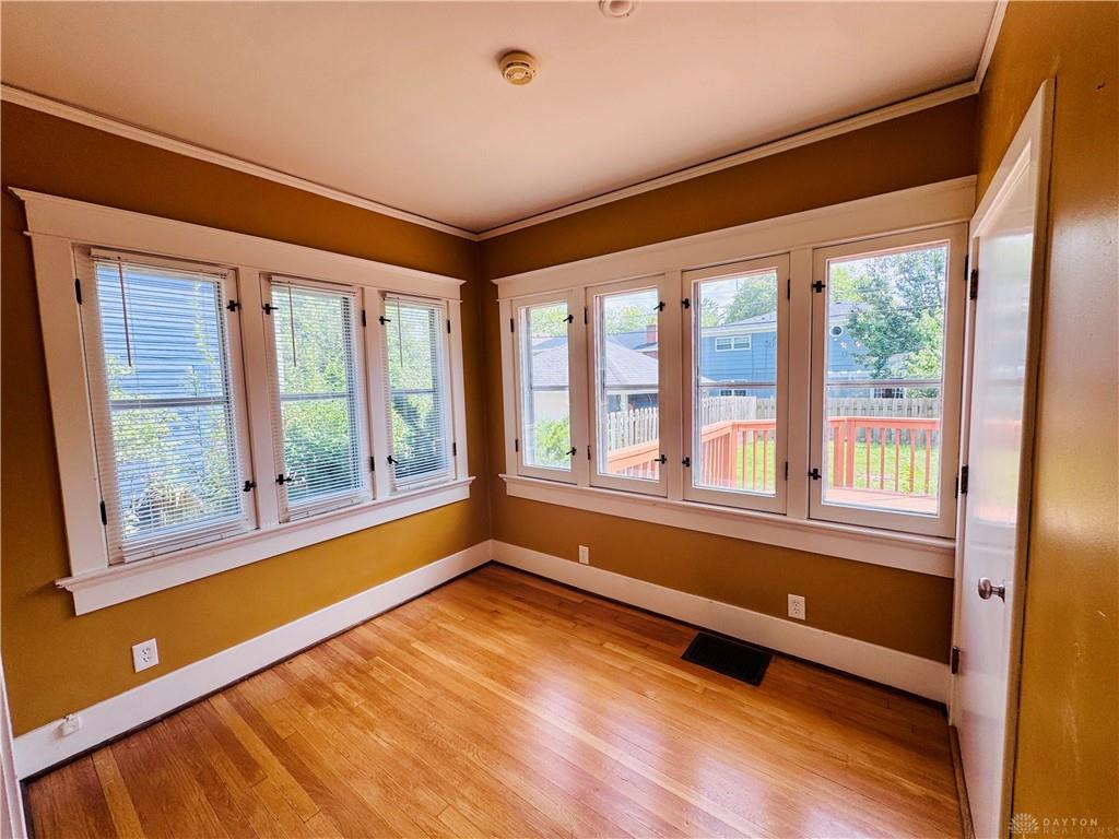 62 E Dixon Property Photo 31
