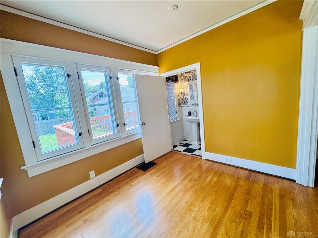 62 E Dixon Property Photo 33