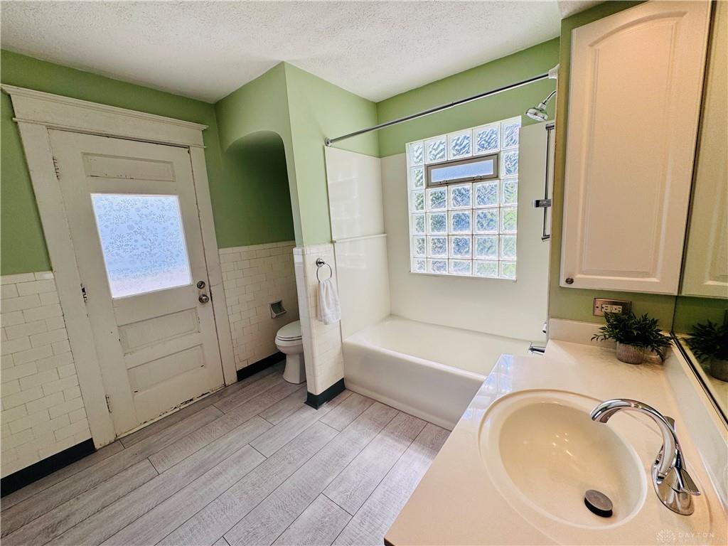 62 E Dixon Property Photo 48
