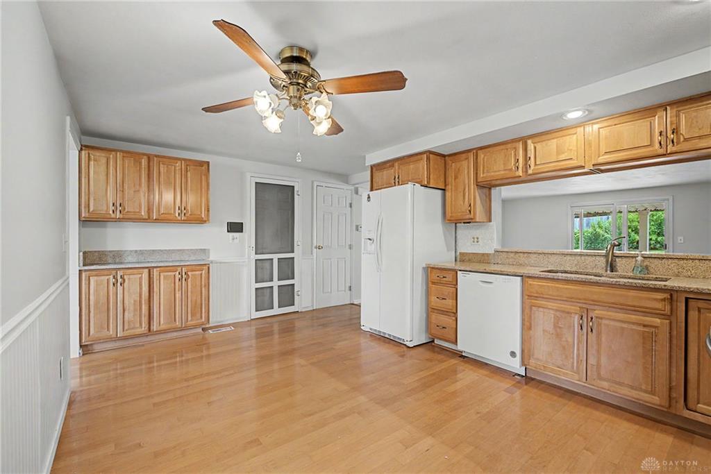 7361 Claircrest Property Photo 13