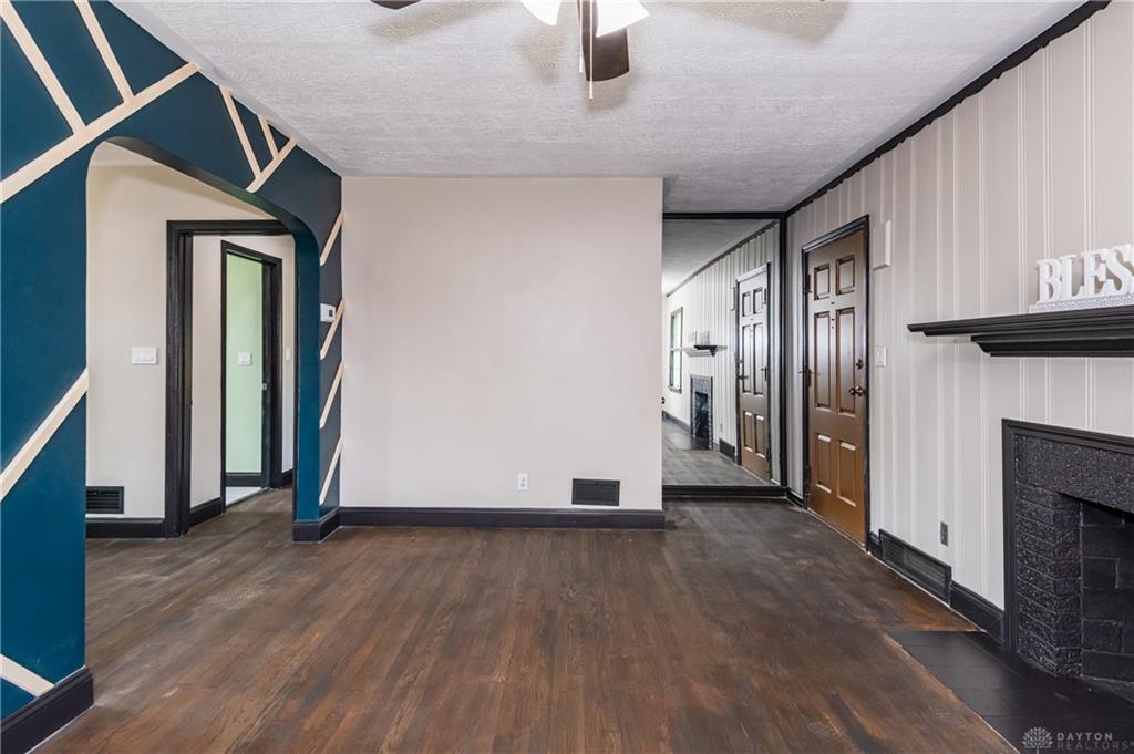 2421 Rugby Property Photo 8