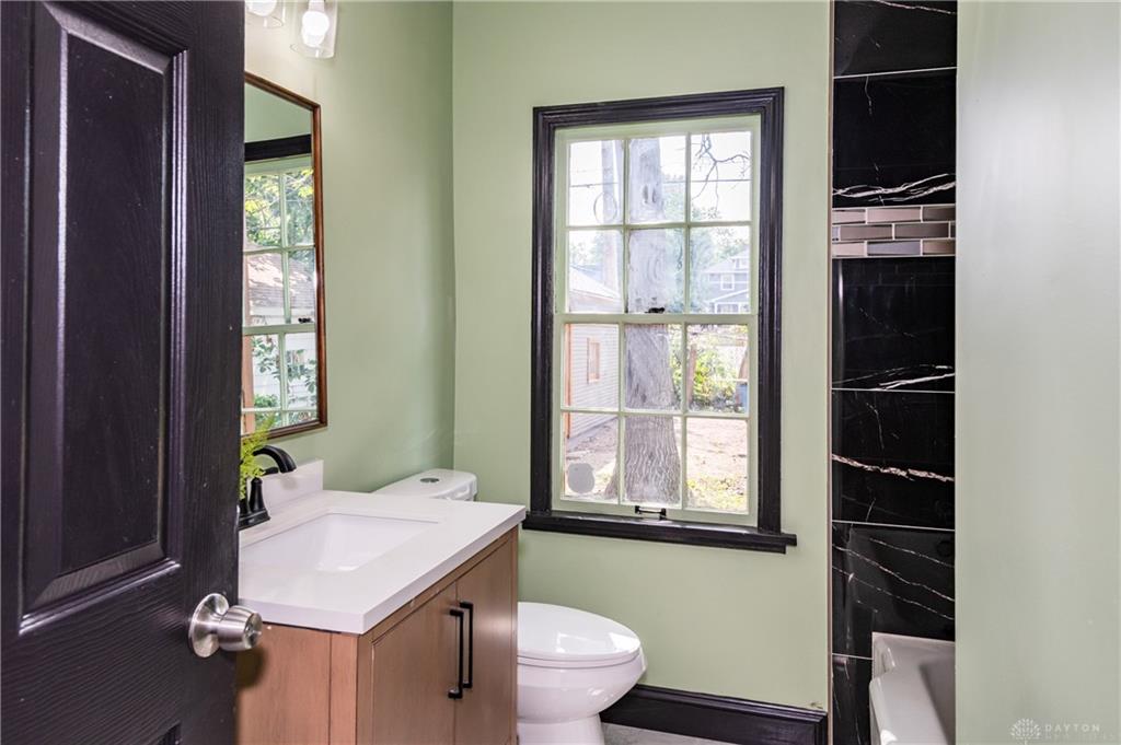 2421 Rugby Property Photo 16