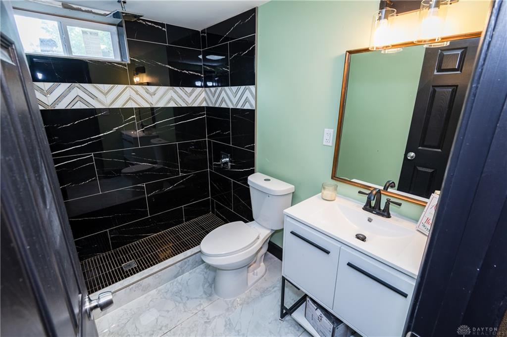 2421 Rugby Property Photo 33