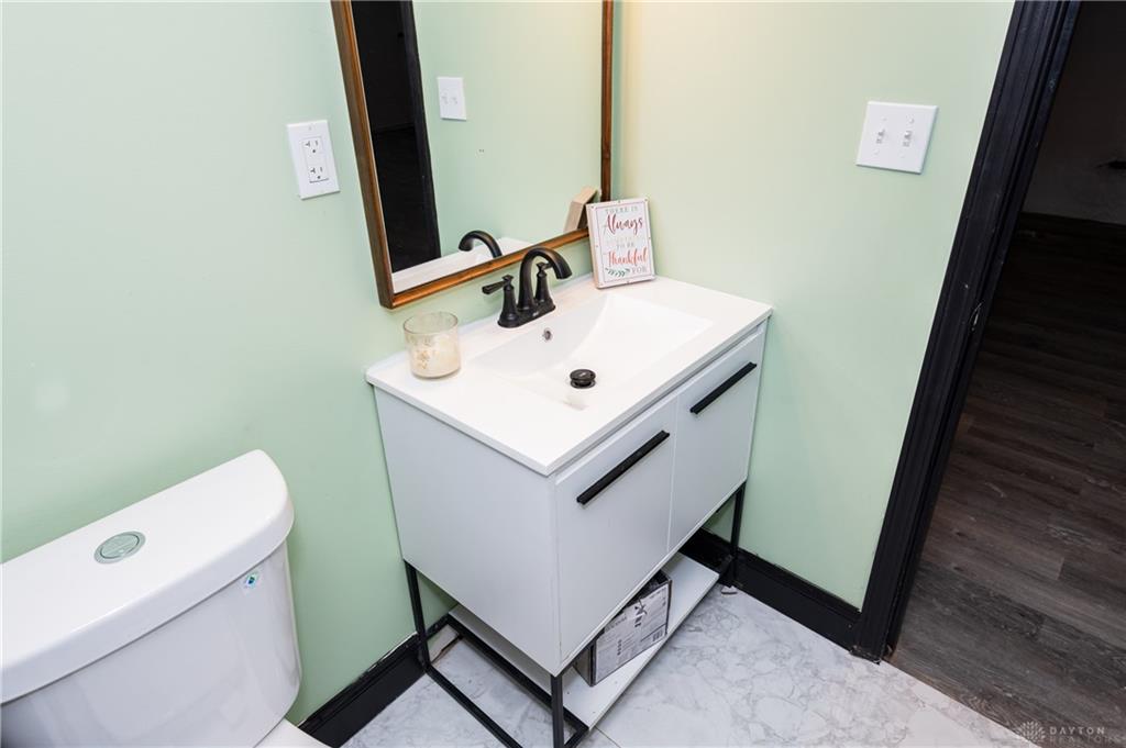 2421 Rugby Property Photo 35