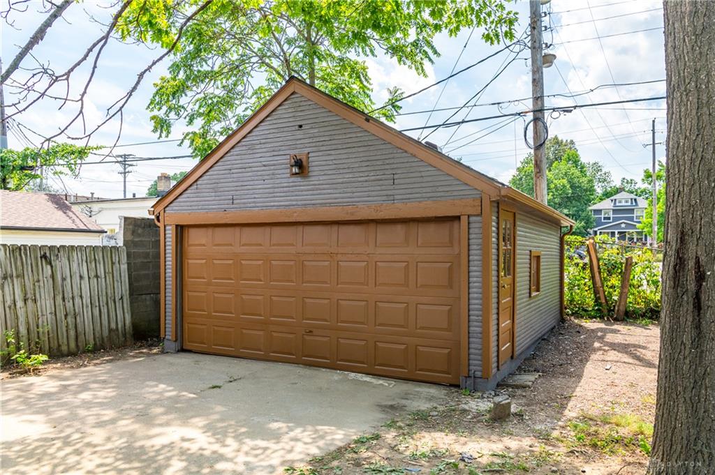 2421 Rugby Property Photo 37