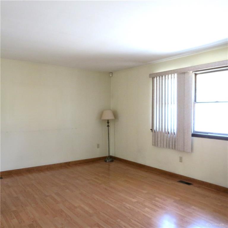 1633 Fair Oaks Property Photo 4
