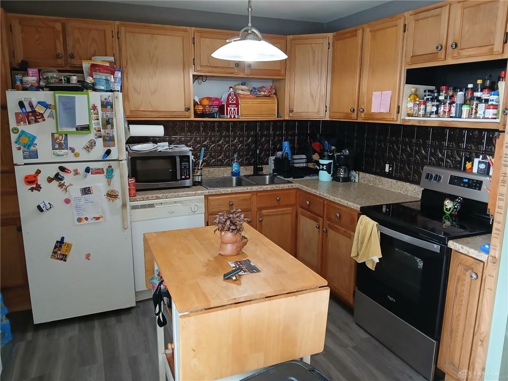 404 Pinewood Property Photo 10