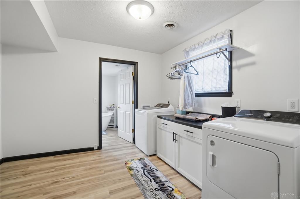 941 N Main Property Photo 33