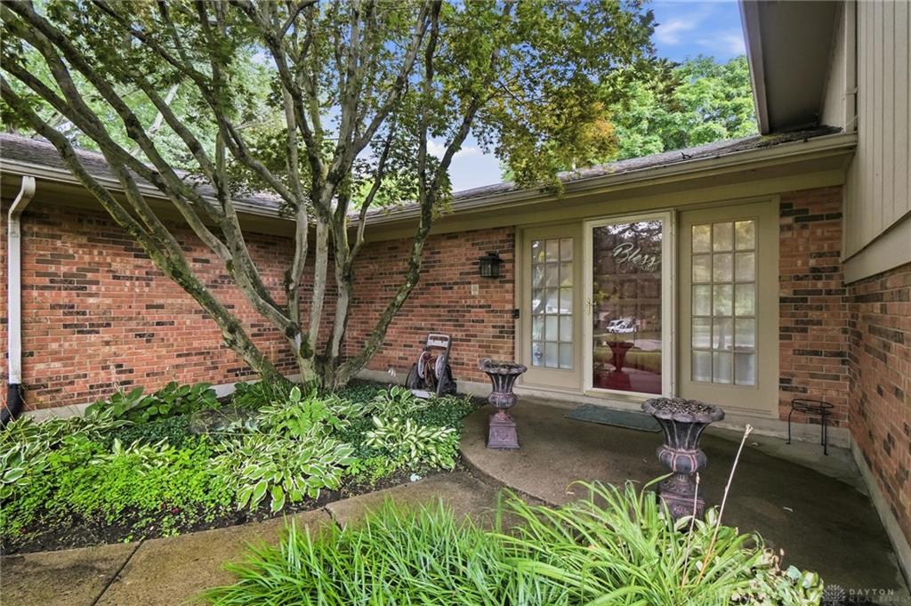 8800 Sugarcreek Property Photo 4