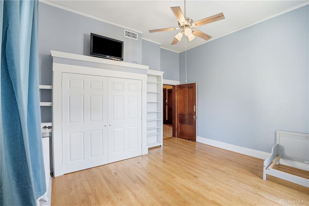 515 E Linden Property Photo 34