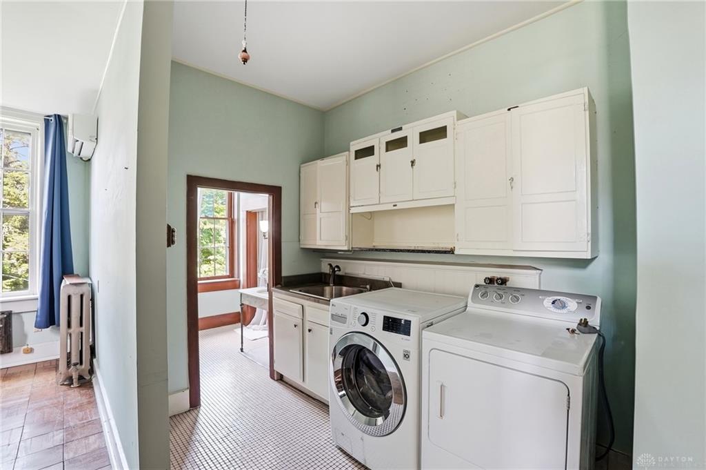 515 E Linden Property Photo 41