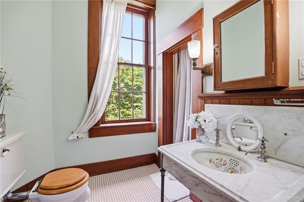 515 E Linden Property Photo 42