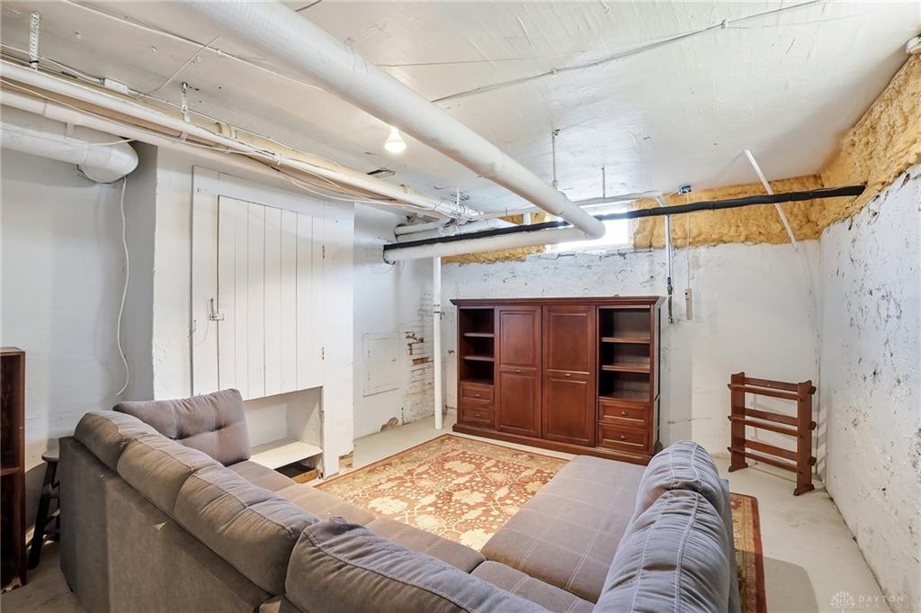 515 E Linden Property Photo 49