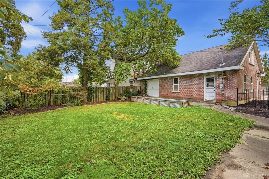 515 E Linden Property Photo 62