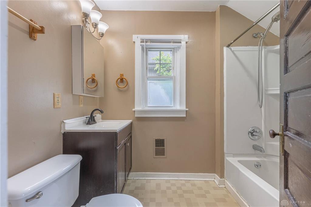 555 E Madison Property Photo 18
