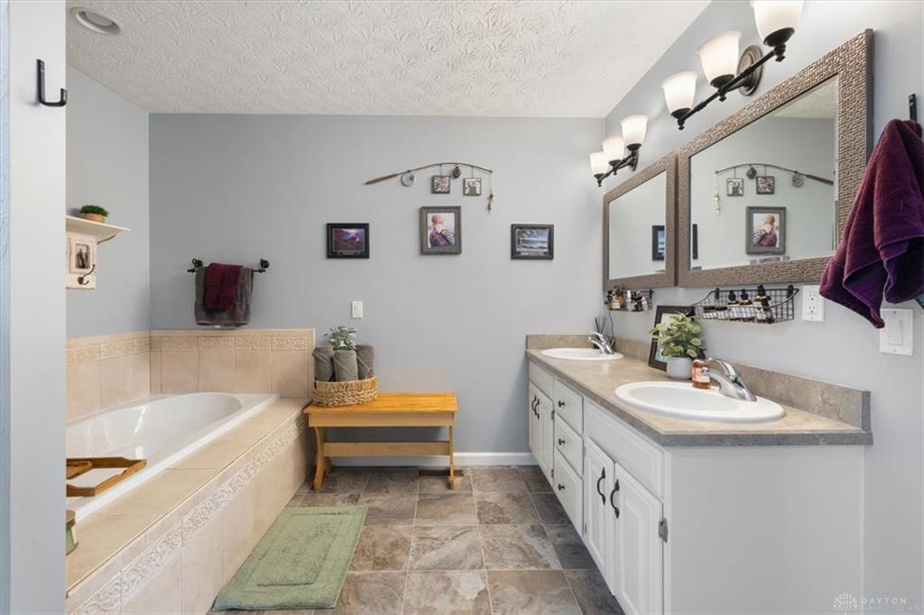 105 Sierra Property Photo 25