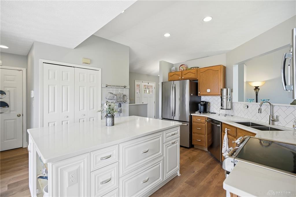 2396 Ferndown Property Photo 9