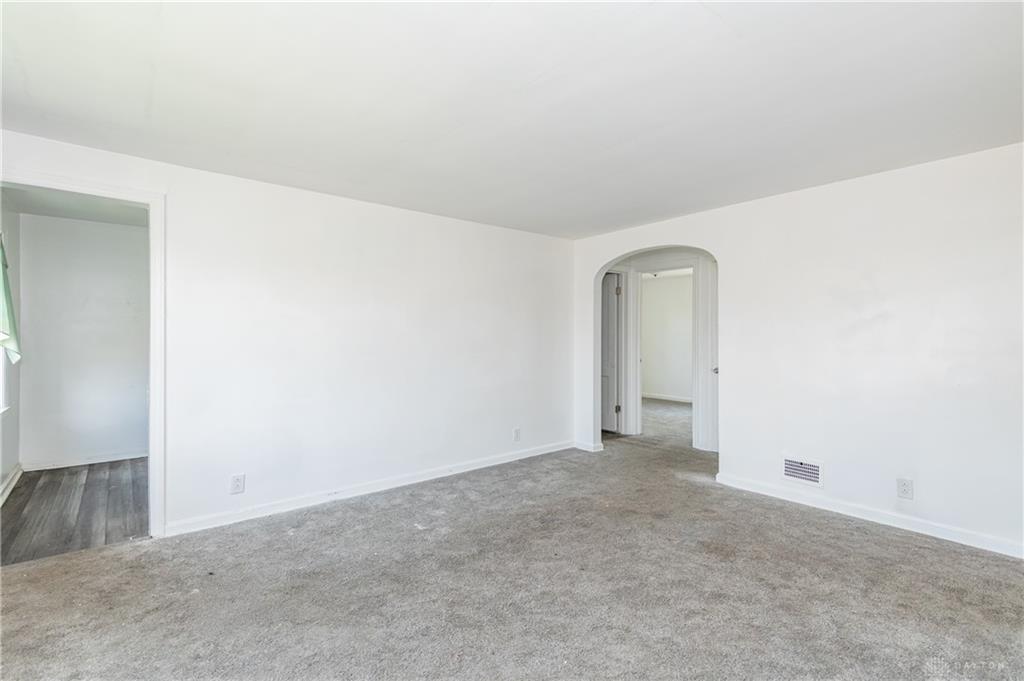 416 E Bruce Property Photo 5