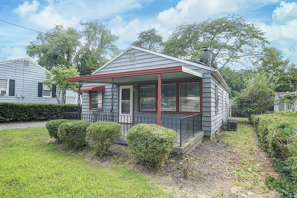 24 Forest Glen Property Photo 2