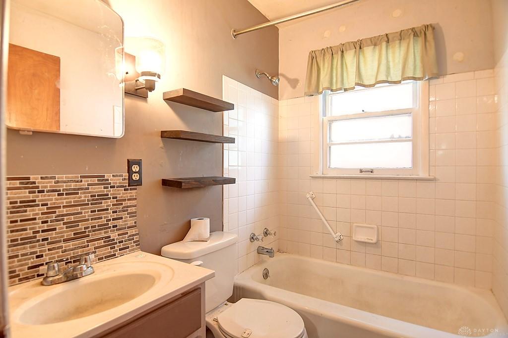 24 Forest Glen Property Photo 17