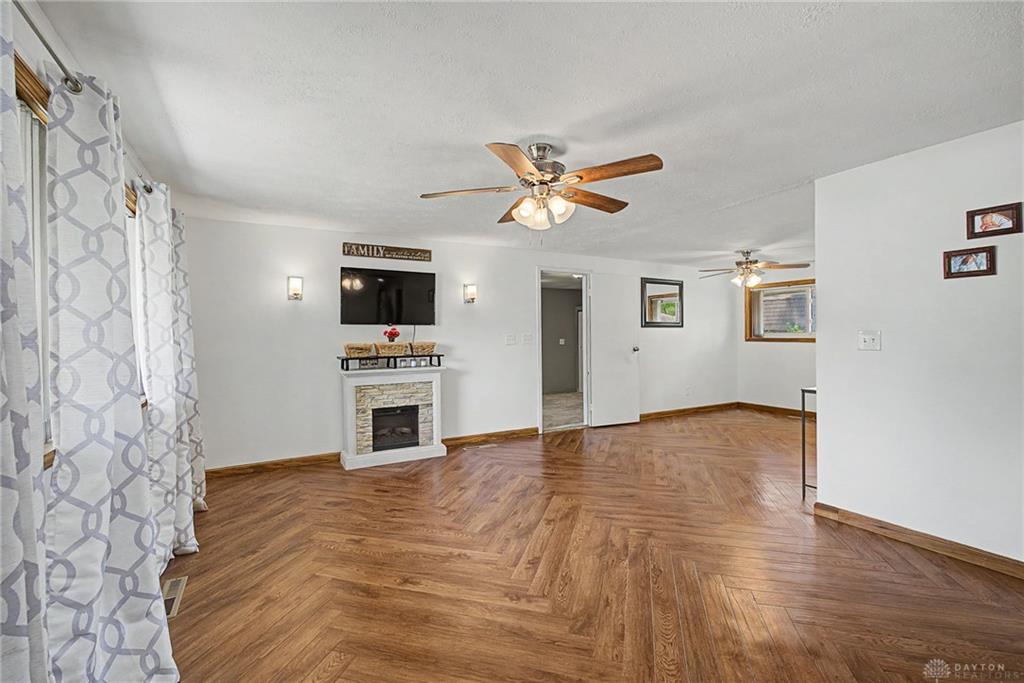 4409 Sunray Property Photo 7