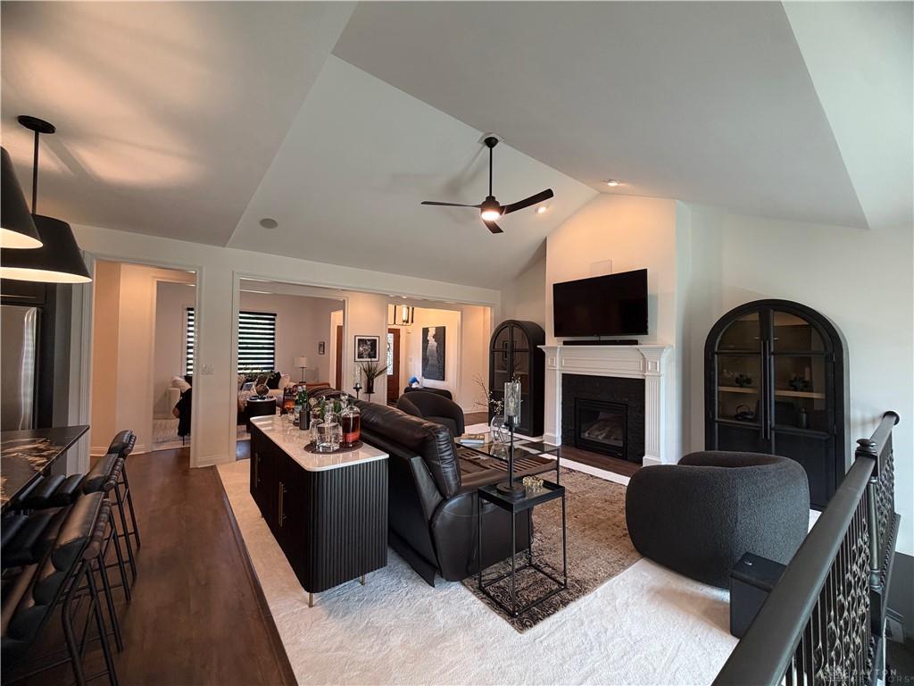 2611 Patrick Henry Property Photo 5