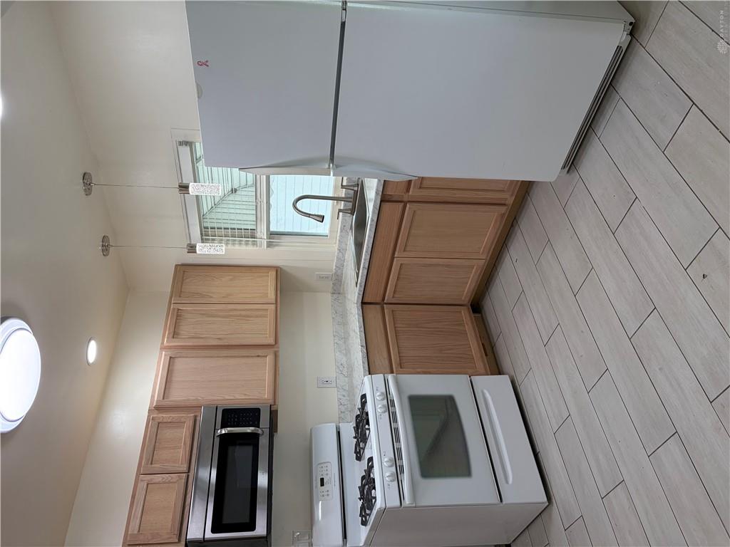 233 Notre Dame Property Photo 4
