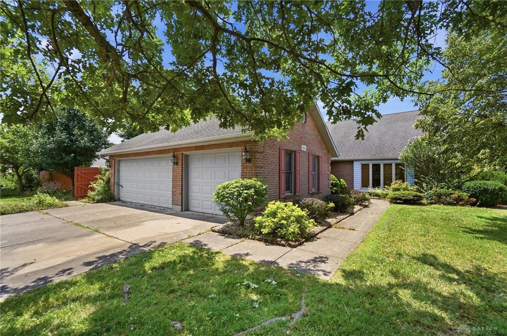 806 Claymore Property Photo 3