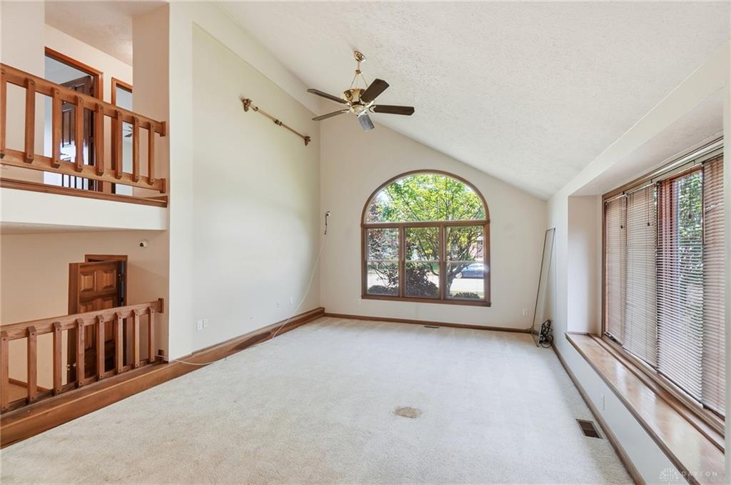 806 Claymore Property Photo 8