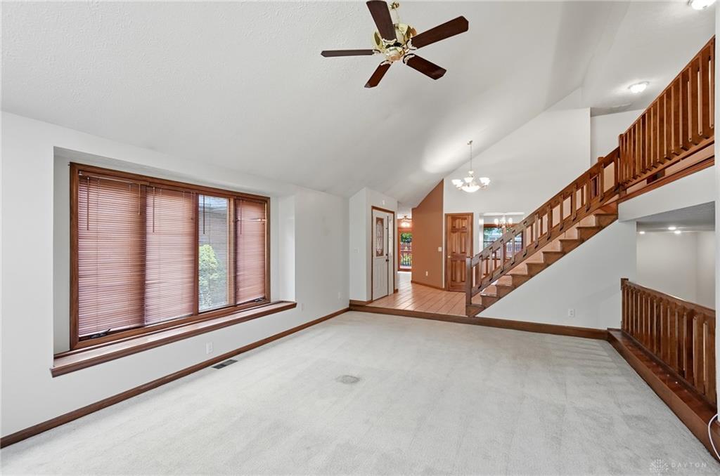 806 Claymore Property Photo 9