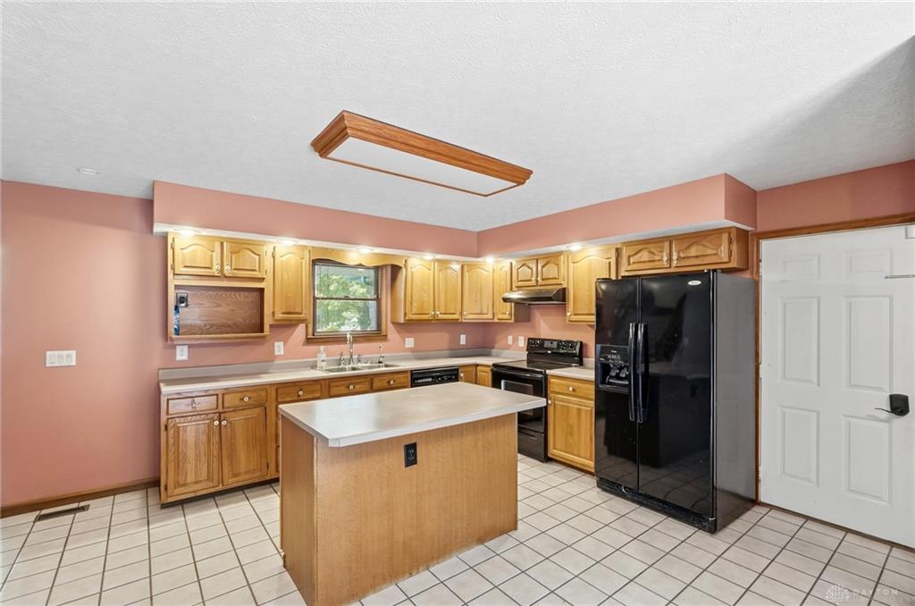 806 Claymore Property Photo 10