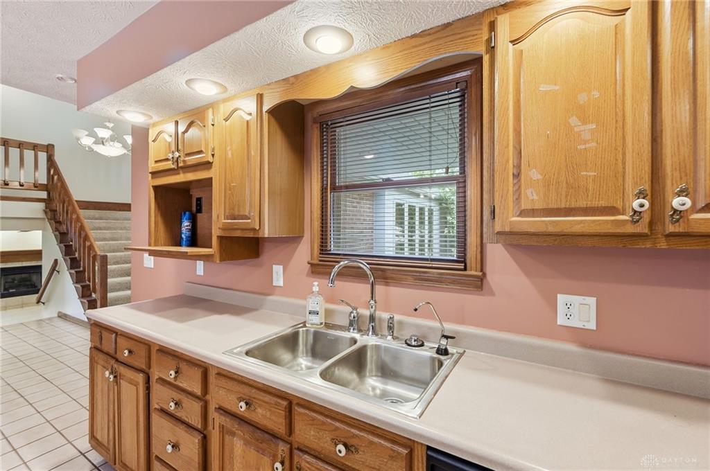 806 Claymore Property Photo 13