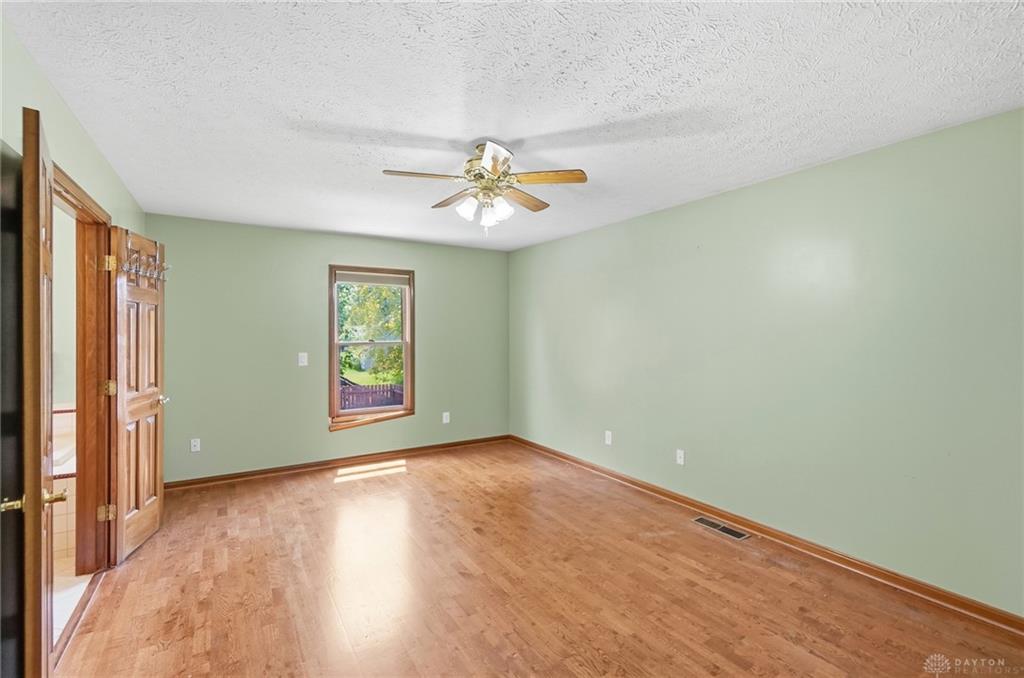 806 Claymore Property Photo 18