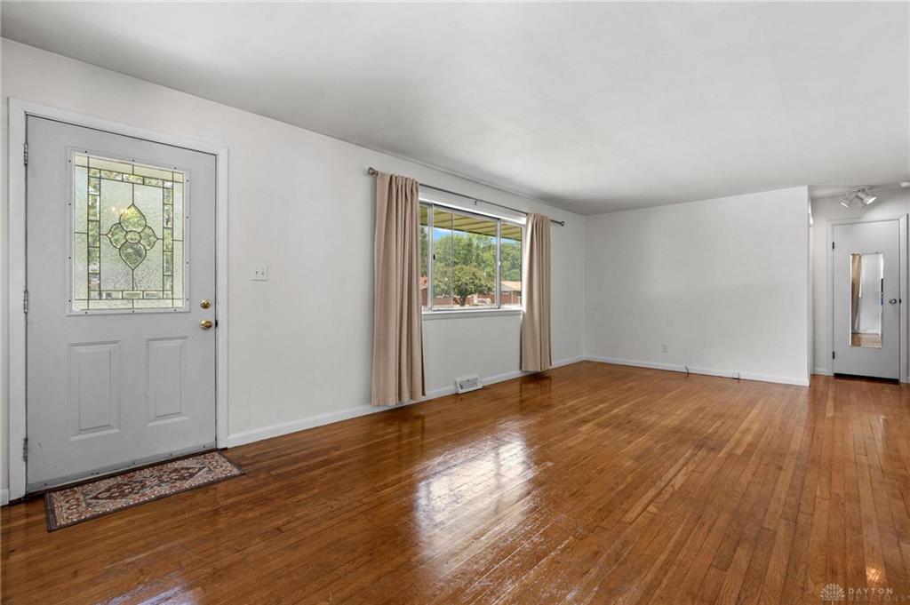 2902 Armen Property Photo 8