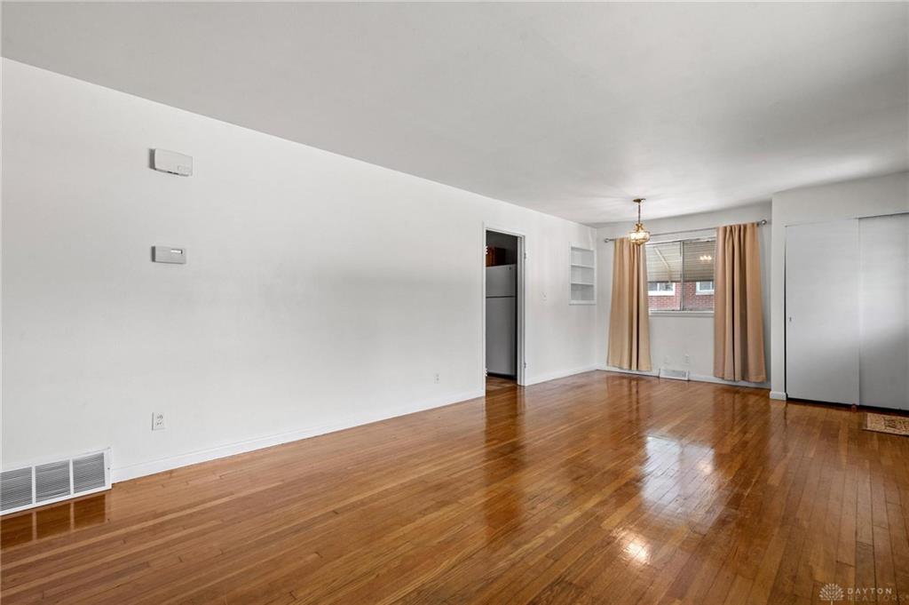 2902 Armen Property Photo 10