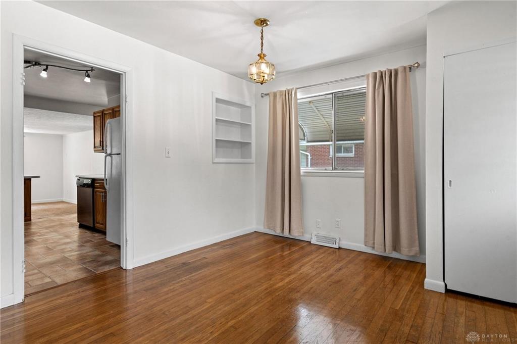 2902 Armen Property Photo 11