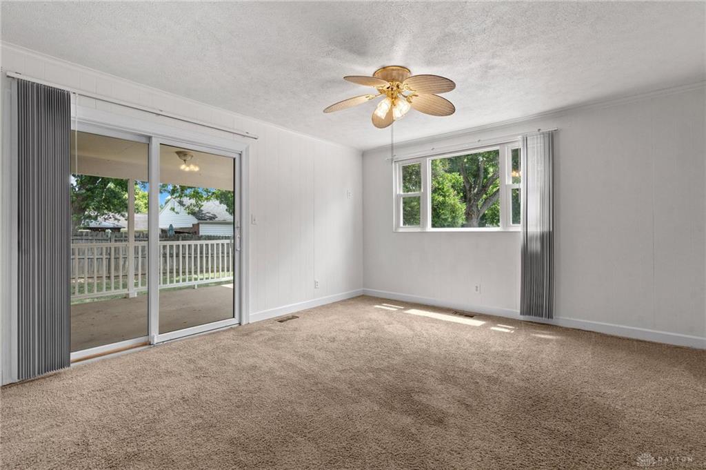 2902 Armen Property Photo 15