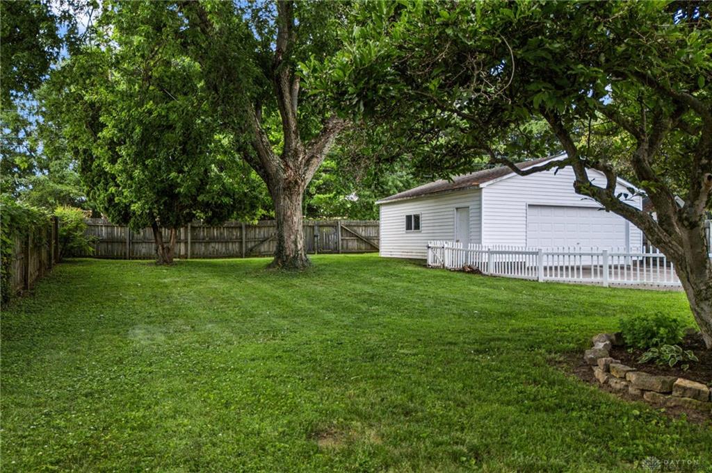 2902 Armen Property Photo 40