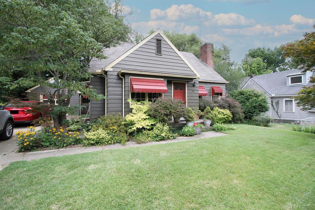214 Valleyview Property Photo 3
