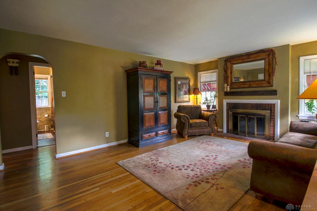 214 Valleyview Property Photo 5