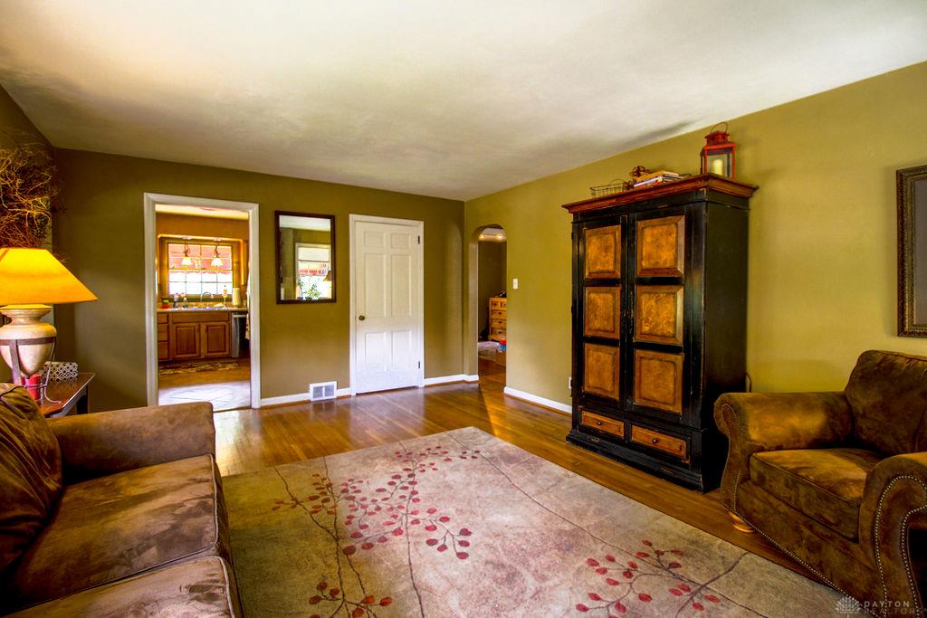 214 Valleyview Property Photo 6