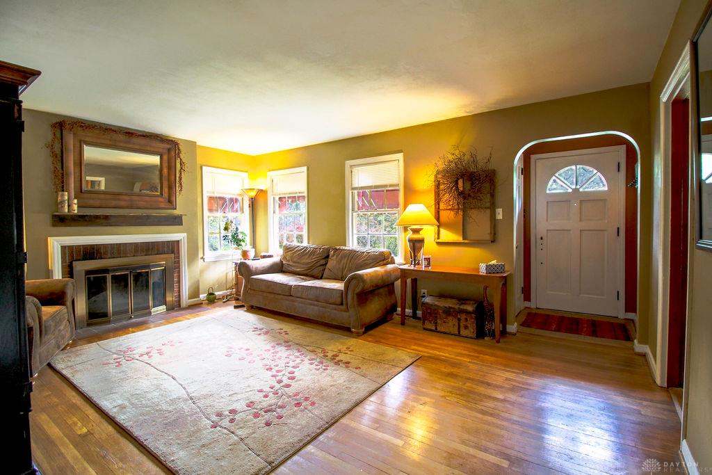 214 Valleyview Property Photo 8