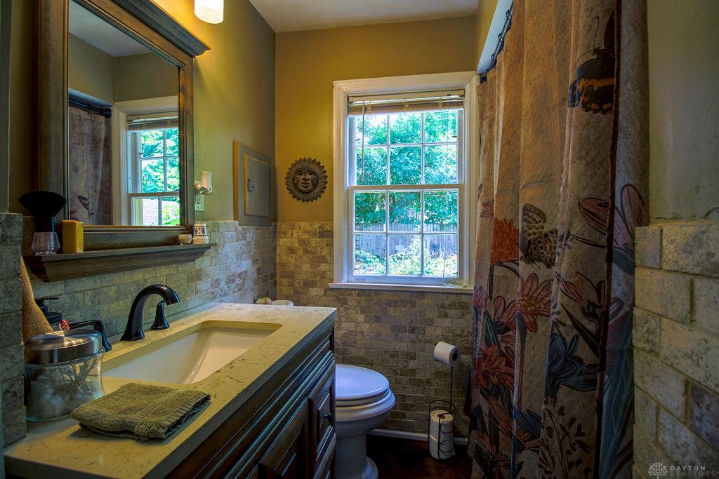 214 Valleyview Property Photo 16