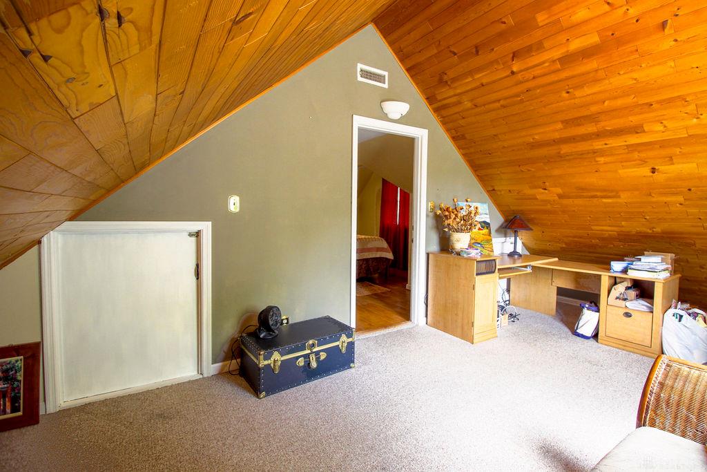 214 Valleyview Property Photo 25